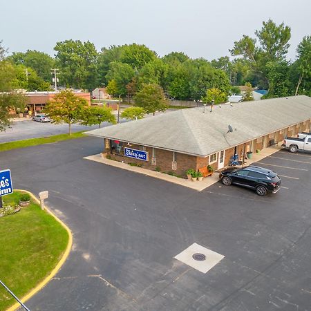 Sleep-Ees Inn, Saginaw & Frankenmuth エクステリア 写真