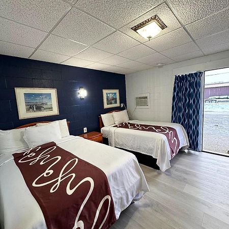 Sleep-Ees Inn, Saginaw & Frankenmuth エクステリア 写真