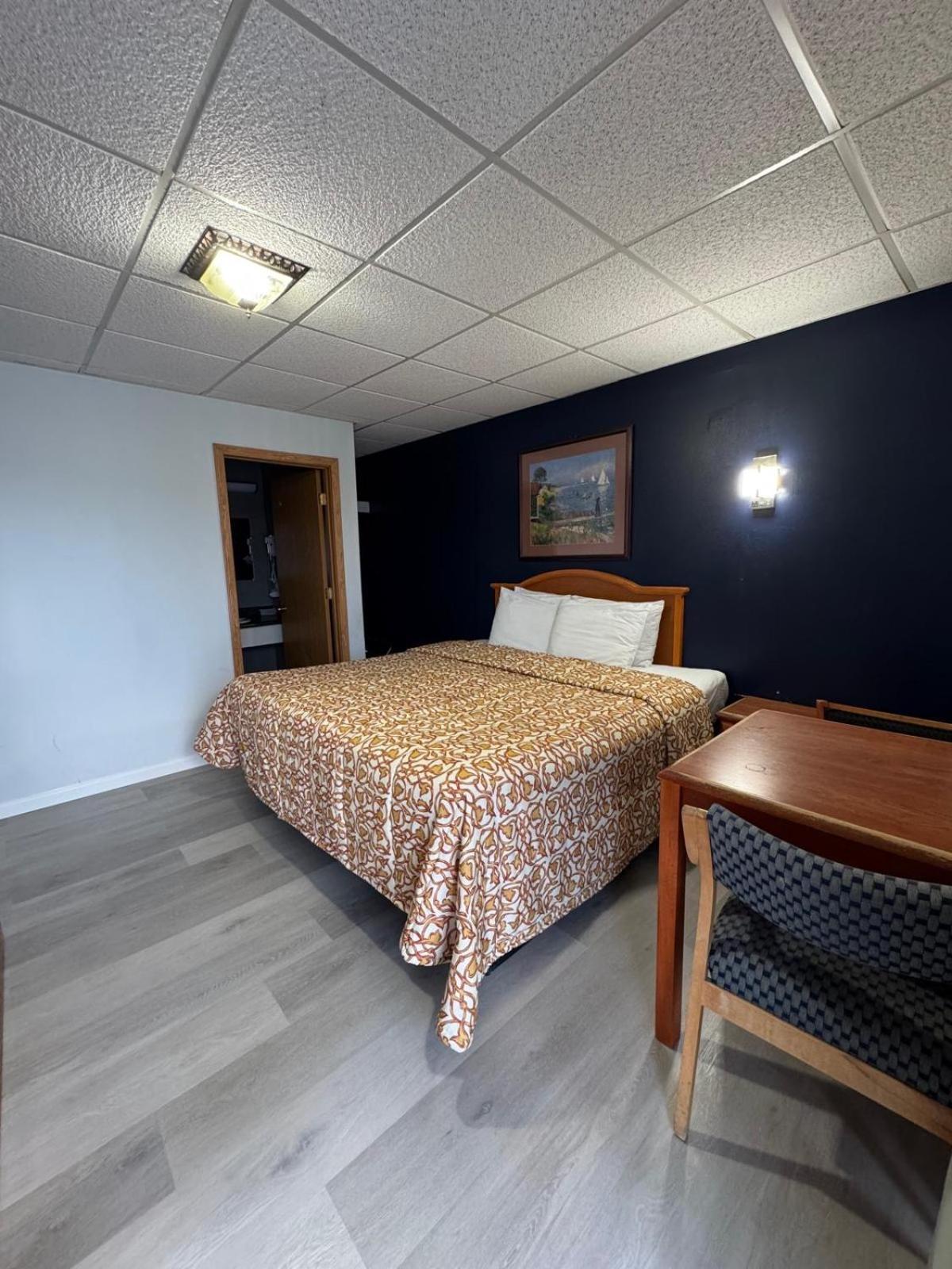 Sleep-Ees Inn, Saginaw & Frankenmuth エクステリア 写真