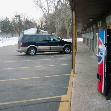 Sleep-Ees Inn, Saginaw & Frankenmuth エクステリア 写真
