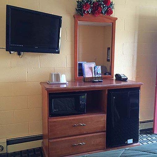 Sleep-Ees Inn, Saginaw & Frankenmuth エクステリア 写真